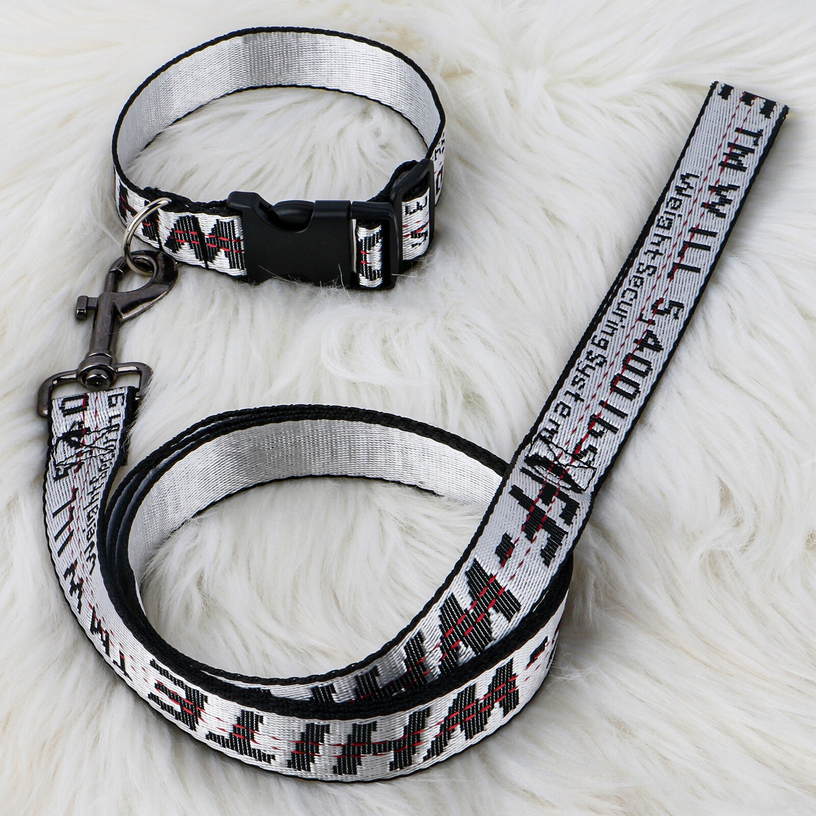 WHITE AND BLACK OFF WHITE LEASH AND COLLAR SET